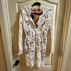 White lace long sleeve plunge dress NWT